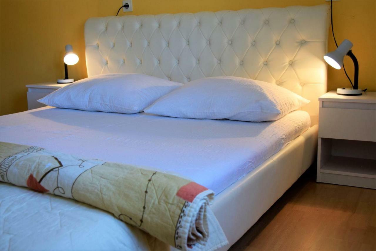 Miramar Apartments Banjol 외부 사진