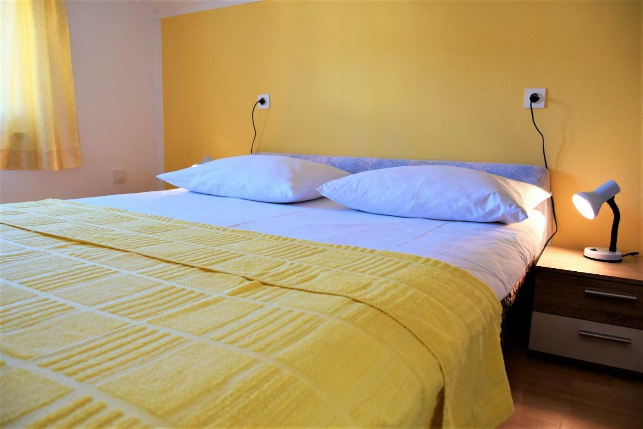 Miramar Apartments Banjol 외부 사진